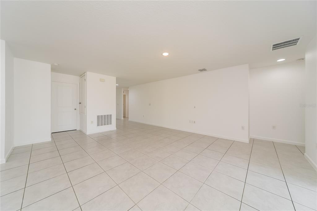 1373 Lucerne Loop Road Northeast Winter Haven, FL 33881 - Photo 4 of 25