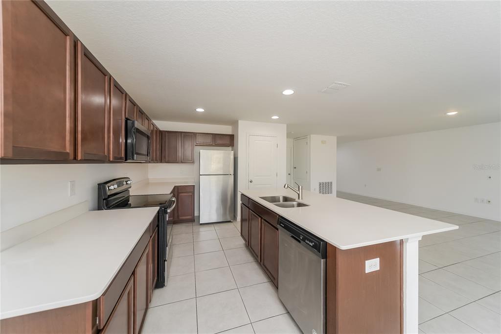 1373 Lucerne Loop Road Northeast Winter Haven, FL 33881 - Photo 8 of 25
