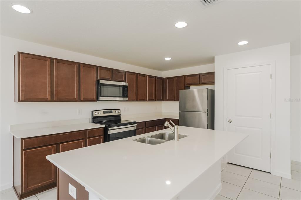 1373 Lucerne Loop Road Northeast Winter Haven, FL 33881 - Photo 10 of 25