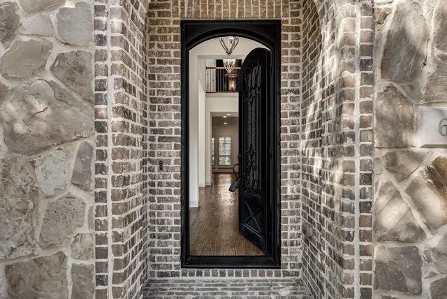 $949,900 | 679 Flagstone Drive, Irving, TX 75039