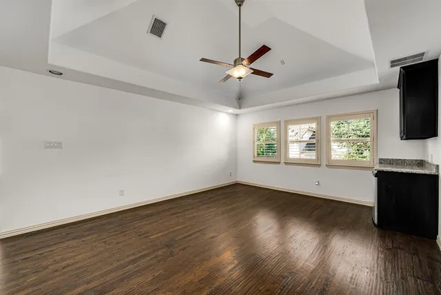 $949,900 | 679 Flagstone Drive, Irving, TX 75039