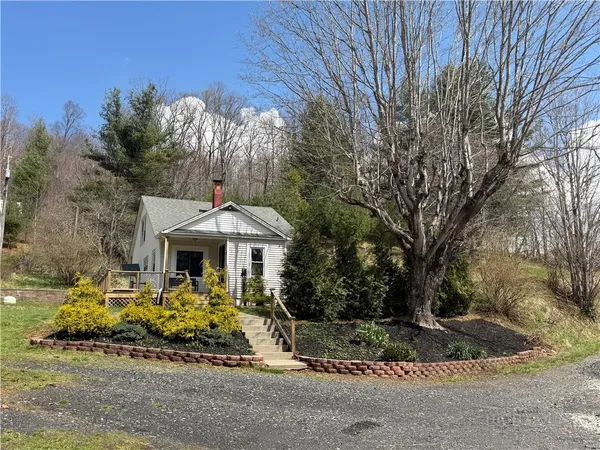 $295,000 | 1680 Highway 194, Todd, NC 28684