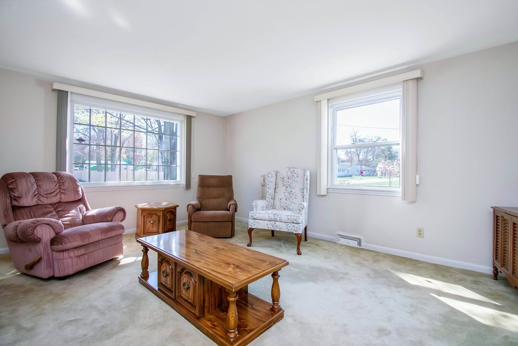 82 Louis Road Springfield, MA 01118 - Photo 17 of 41