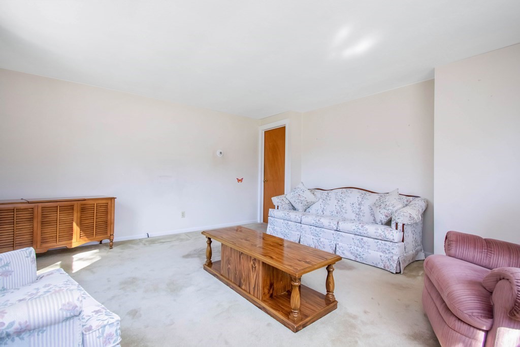 82 Louis Road Springfield, MA 01118 - Photo 19 of 41