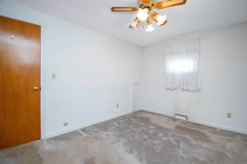 82 Louis Road Springfield, MA 01118 - Photo 24 of 41