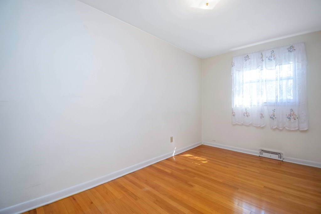 82 Louis Road Springfield, MA 01118 - Photo 32 of 41