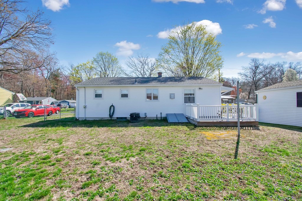 82 Louis Road Springfield, MA 01118 - Photo 4 of 41