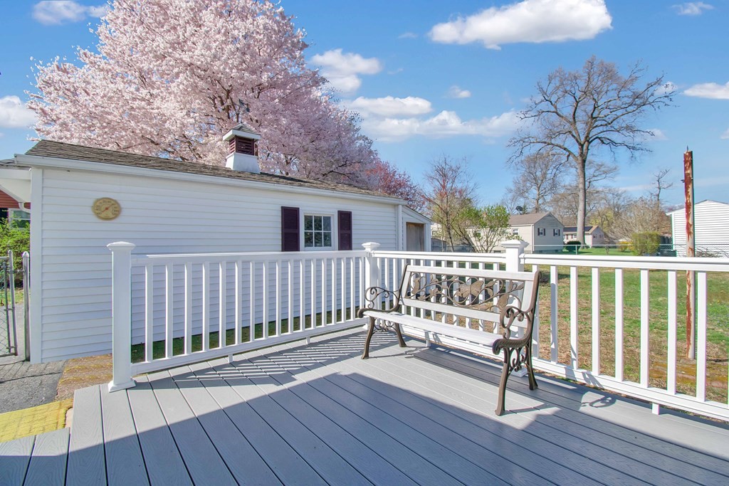 82 Louis Road Springfield, MA 01118 - Photo 7 of 41