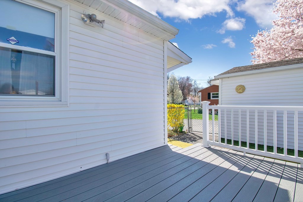 82 Louis Road Springfield, MA 01118 - Photo 8 of 41