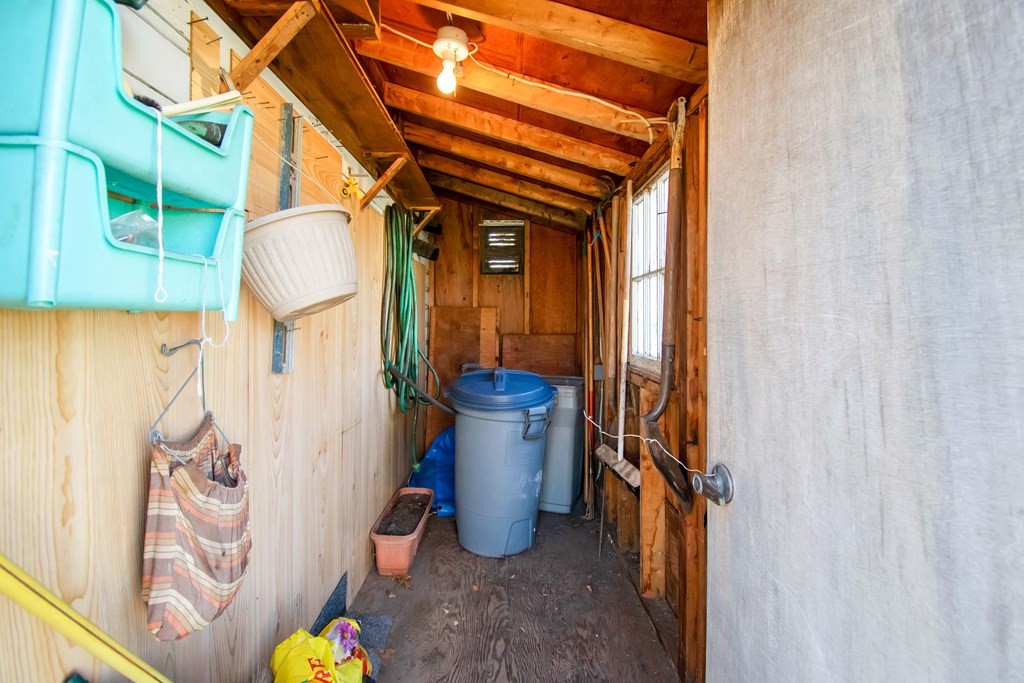 82 Louis Road Springfield, MA 01118 - Photo 9 of 41