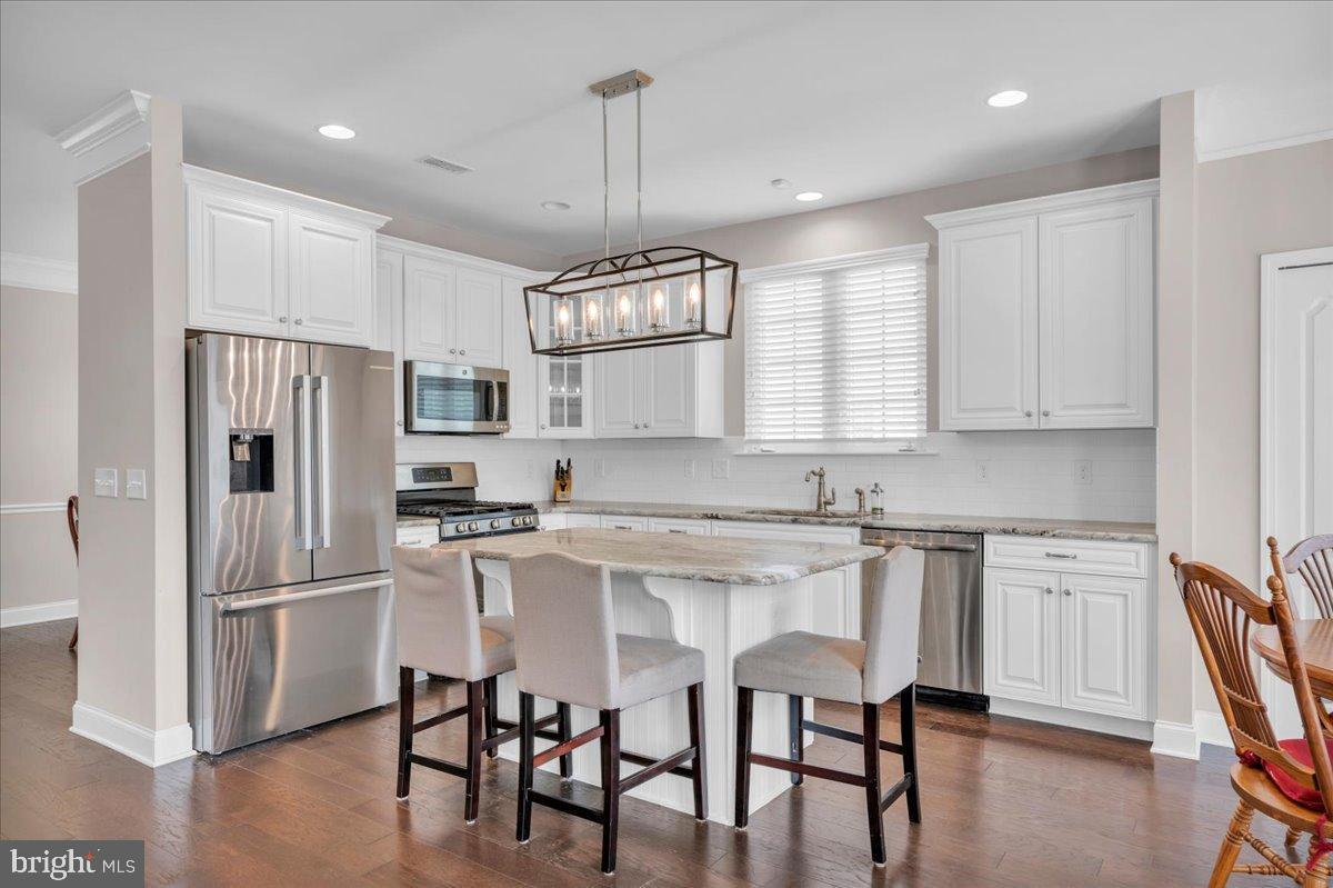 23 Montclaire Road Medford, NJ 08055 - Photo 11 of 24 Modern kitchen with elegant finishes.