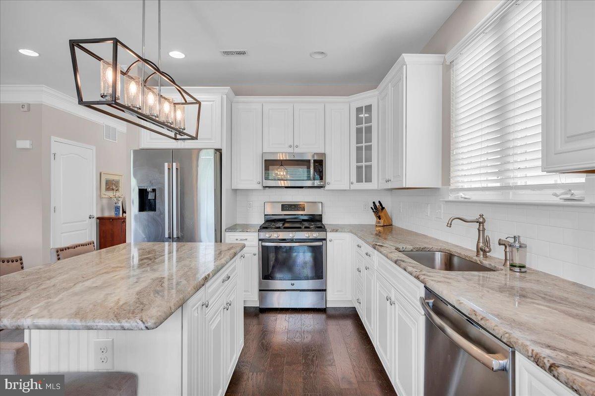 23 Montclaire Road Medford, NJ 08055 - Photo 12 of 24 Modern kitchen with elegant finishes.