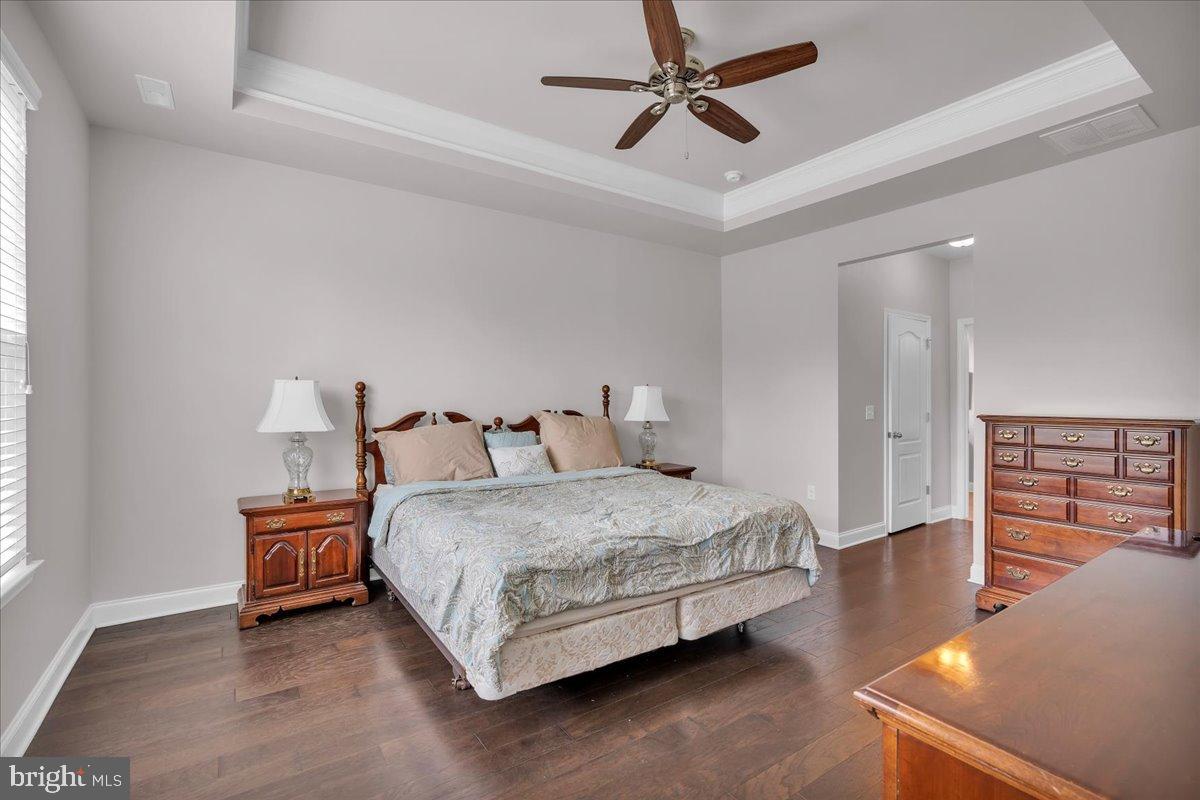 23 Montclaire Road Medford, NJ 08055 - Photo 15 of 24 Spacious bedroom with elegant design.