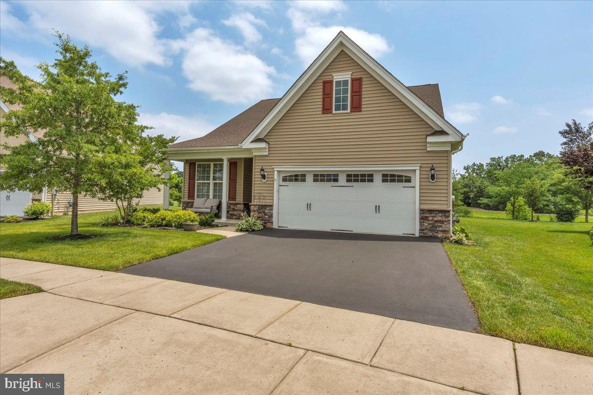 23 Montclaire Road Medford, NJ 08055 - Photo 2 of 24 Charming home with lush green surroundings.