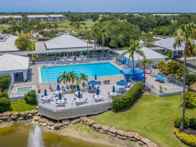 $240,000 | 220 Southampton Drive, Unit 325, Venice, FL 34293