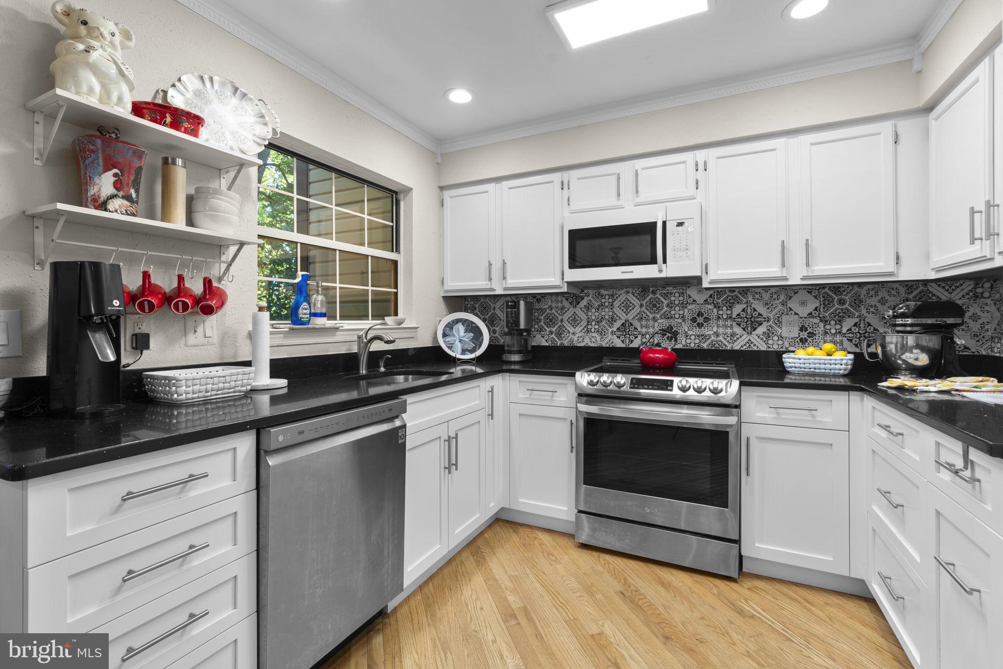 1647 Hugo Circle Silver Spring, MD 20906 - Photo 3 of 32