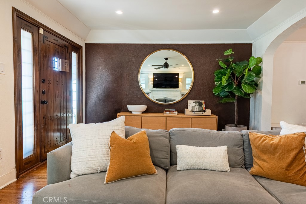 1601 Hi Point Street Los Angeles, CA 90035 - Photo 5 of 24 a living room with furniture