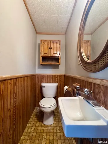 $165,000 | 916 7th Street, Fulton, IL 61252