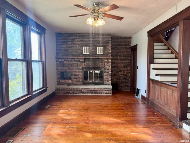 $165,000 | 916 7th Street, Fulton, IL 61252