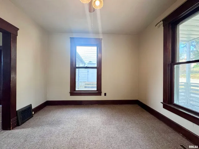 $165,000 | 916 7th Street, Fulton, IL 61252