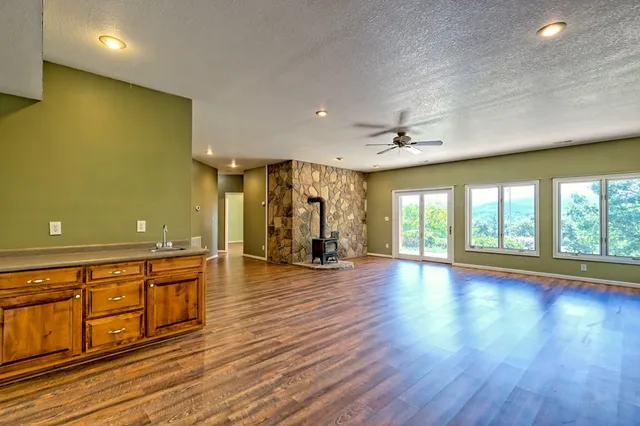 $624,500 | 136 Elf School Road, Hayesville, NC 28904