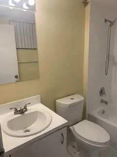 $220,900 | 3251 Sabal Palm Manor, Unit 207, Davie, FL 33024