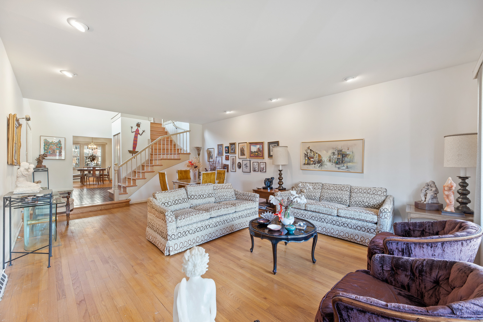241 Ridge Road Highland Park, IL 60035 - Photo 11 of 31 a living room with furniture and a wooden floor