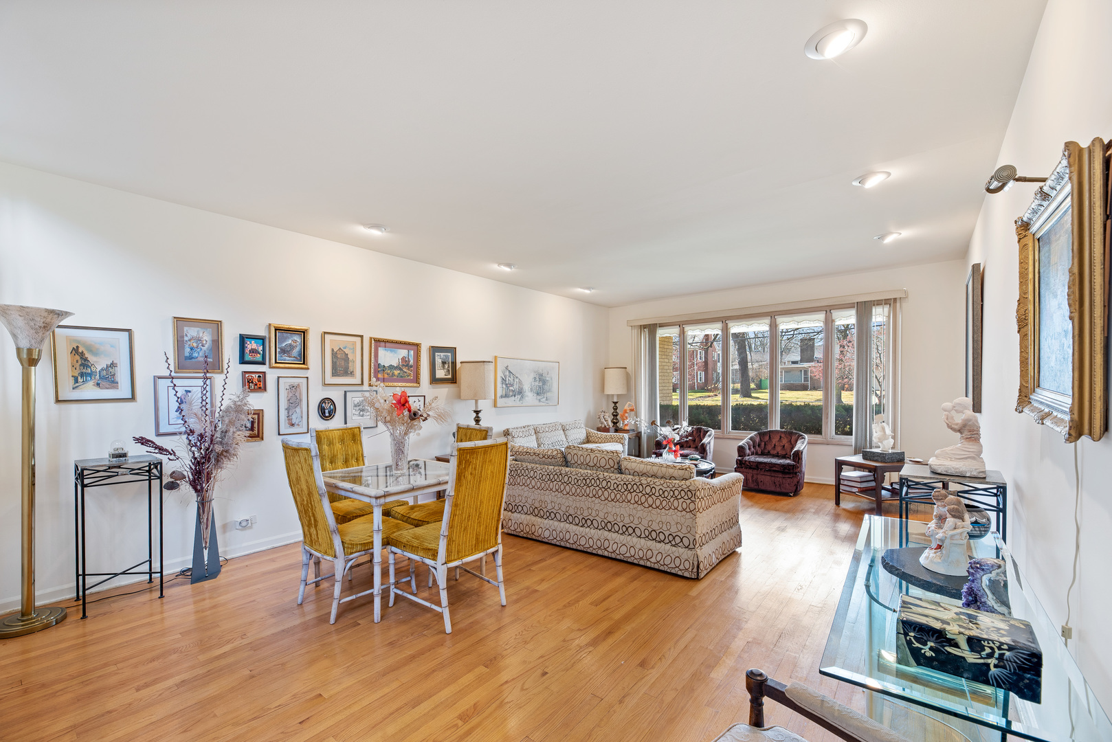 241 Ridge Road Highland Park, IL 60035 - Photo 12 of 31 a living room with furniture and a wooden floor