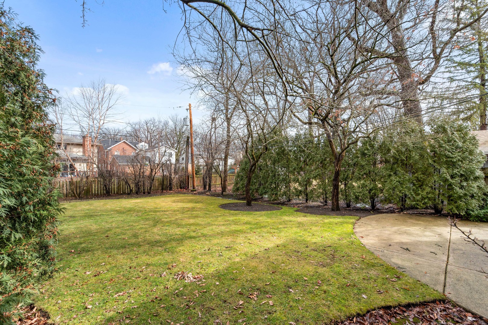 241 Ridge Road Highland Park, IL 60035 - Photo 27 of 31 a view of a yard with large trees