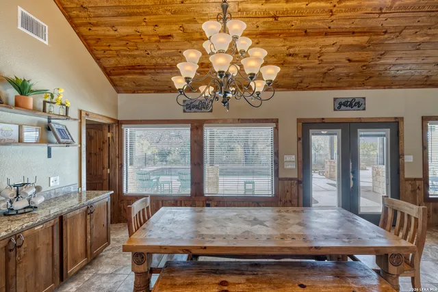 $775,000 | 274 Mountain Laurel Lane, Concan, TX 78838