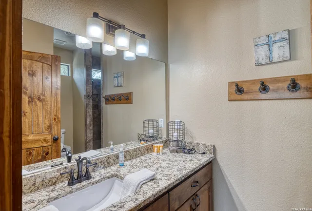 $775,000 | 274 Mountain Laurel Lane, Concan, TX 78838