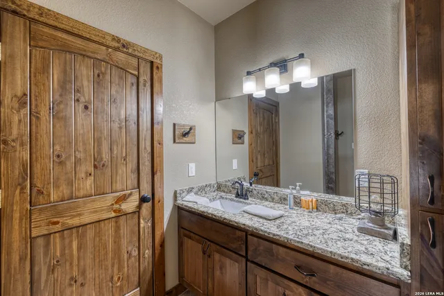 $775,000 | 274 Mountain Laurel Lane, Concan, TX 78838