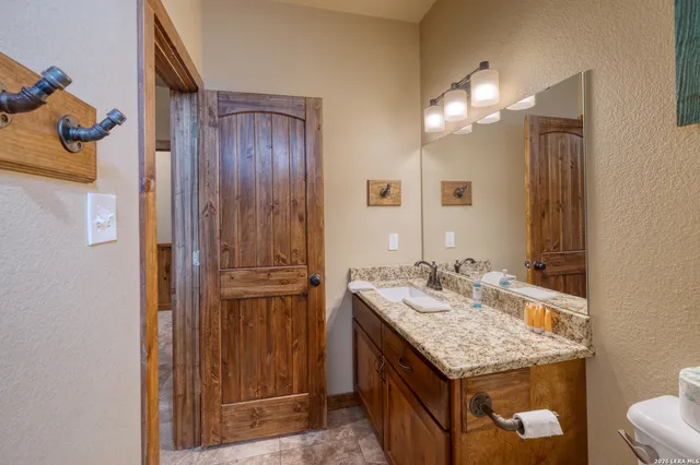 $775,000 | 274 Mountain Laurel Lane, Concan, TX 78838