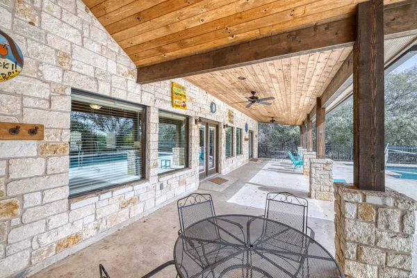 $775,000 | 274 Mountain Laurel Lane, Concan, TX 78838