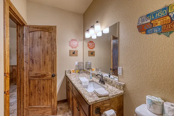 $775,000 | 274 Mountain Laurel Lane, Concan, TX 78838