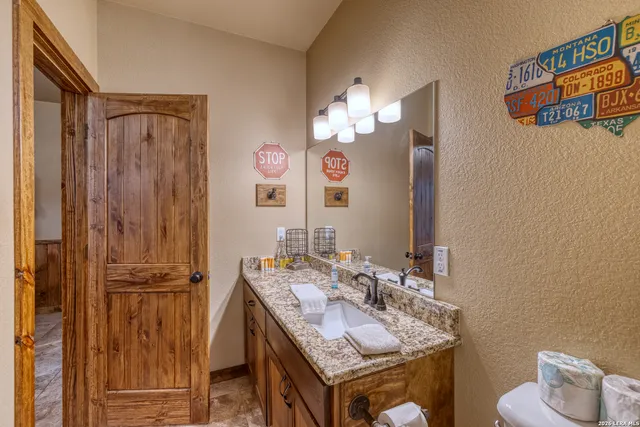 $775,000 | 274 Mountain Laurel Lane, Concan, TX 78838