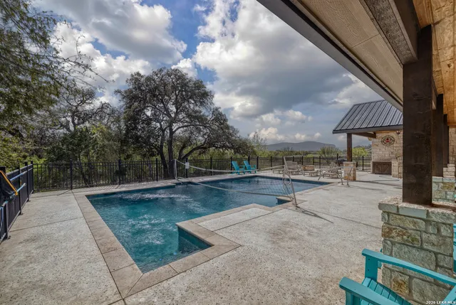 $775,000 | 274 Mountain Laurel Lane, Concan, TX 78838