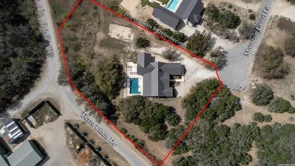 $775,000 | 274 Mountain Laurel Lane, Concan, TX 78838