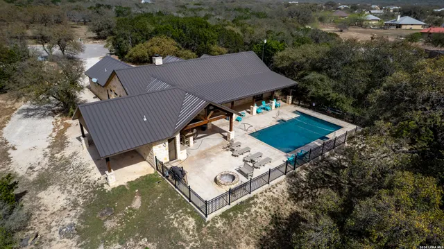$775,000 | 274 Mountain Laurel Lane, Concan, TX 78838