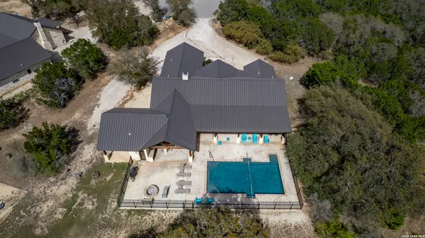 $775,000 | 274 Mountain Laurel Lane, Concan, TX 78838