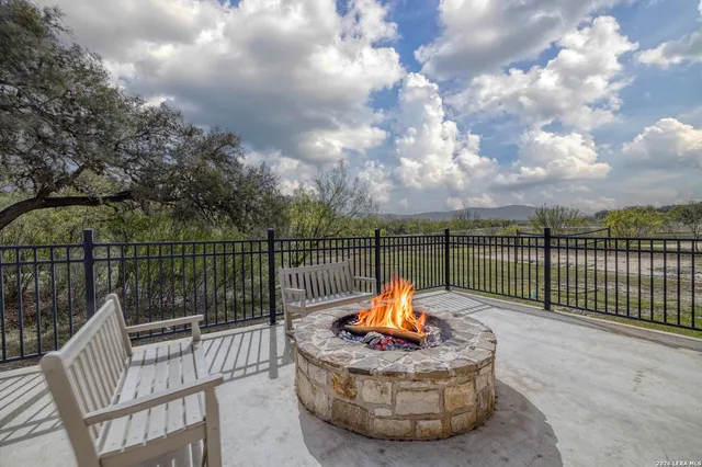 $775,000 | 274 Mountain Laurel Lane, Concan, TX 78838