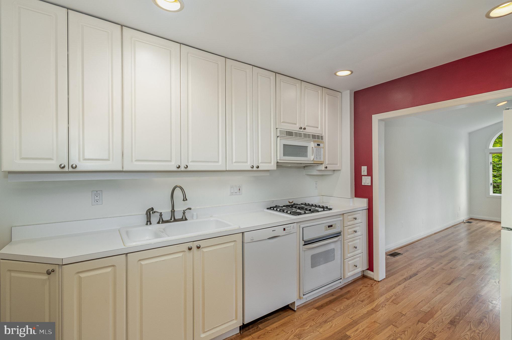 4301 Wickford Road Baltimore, MD 21210 - Photo 16 of 30