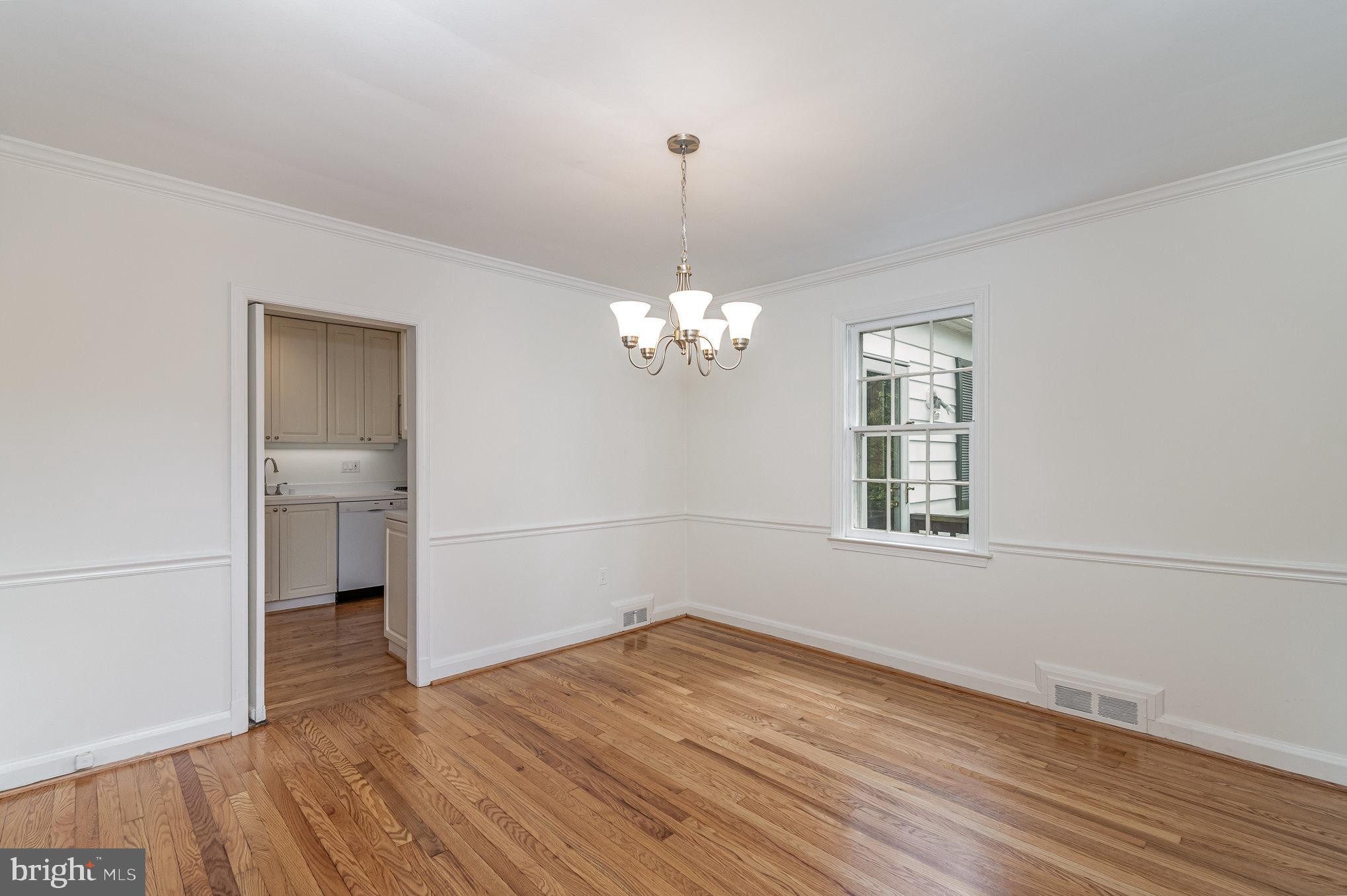 4301 Wickford Road Baltimore, MD 21210 - Photo 9 of 30