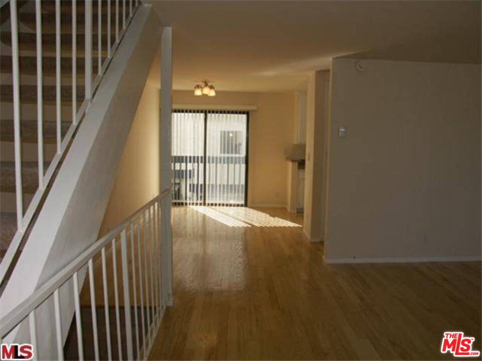 29239 Heathercliff Road, Unit 12 Malibu, CA 90265 - Photo 4 of 8 a view of an entryway with livingroom