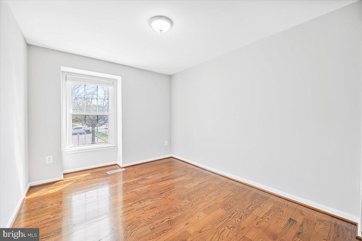 17641 Longview Lane Olney, MD 20832 - Photo 12 of 30 an empty room with a window