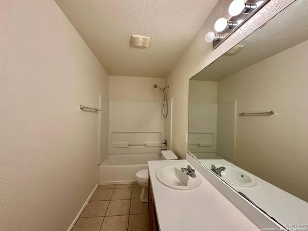 $1,995 | 9414 Ingleton, San Antonio, TX 78245