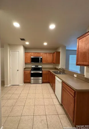 $1,995 | 9414 Ingleton, San Antonio, TX 78245
