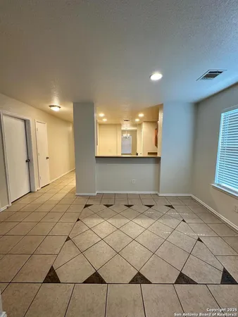 $1,995 | 9414 Ingleton, San Antonio, TX 78245