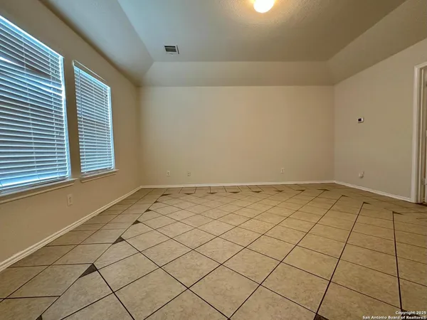 $1,995 | 9414 Ingleton, San Antonio, TX 78245