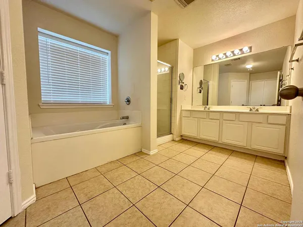 $1,995 | 9414 Ingleton, San Antonio, TX 78245